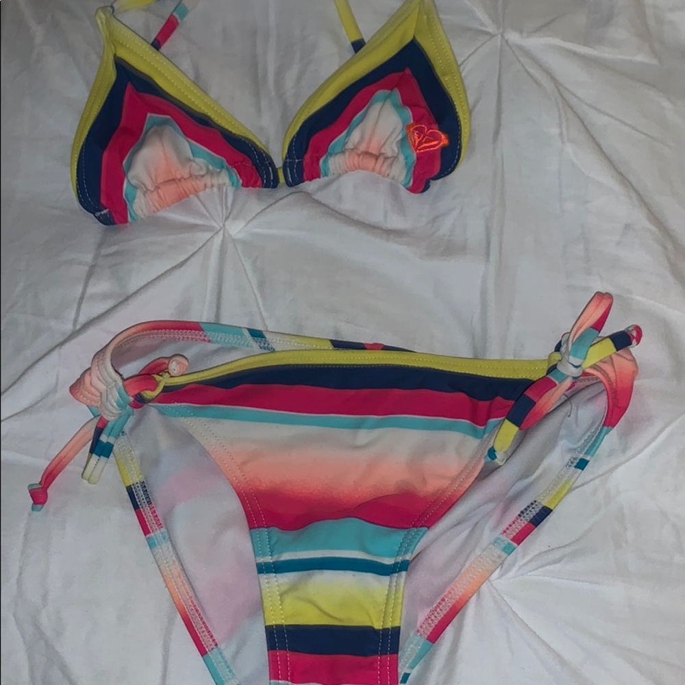 🌸4 for $25🌸roxy bathing suit